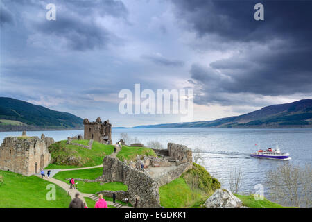 Urquhart Castle mit Loch Ness, Schottland, Großbritannien, Vereinigtes Königreich Stockfoto