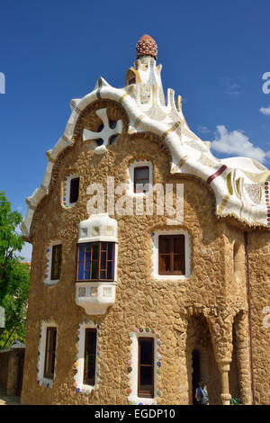 Casa del Guarda, Park Güell, Architekt Antoni Gaudi, UNESCO World Heritage Site Park Güell, katalanischen Modernisme Architektur, Jugendstil, Barcelona, Katalonien, Spanien Stockfoto