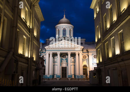 Die armenische Kirche der Hl. Katharina Newskij Prospekt bei Nacht, St. Petersburg, Russland, Europa entlang Stockfoto