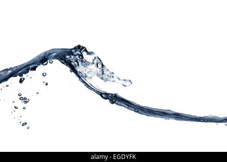 Welle von klarem Wasser Flüssigkeit gefangen im Querschnitt als Oberfläche Kamm Gipfel beginnt unten am Trog Duschen Stockfoto