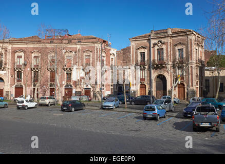 Verkehr auf den Straßen von Catania, Sizilien, Italien. Italienischen Tourismus, Reise- und Urlaubsziel. Stockfoto