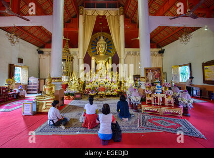 Goldene Buddha am Wat Phra Singh in Chiang Mai, Thailand Stockfoto