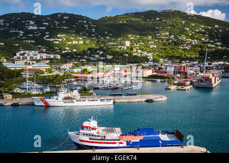 Das Crown Point Marina Kreuzfahrtschiff Andocken an Charlotte Amalie, St. Thomas, Amerikanische Jungferninseln, Karibik. Stockfoto