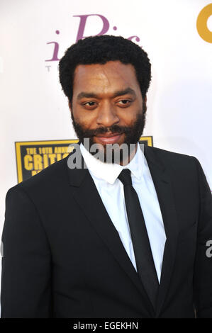 LOS ANGELES, CA - 16. Januar 2014: Chiwetel Ejiofor am 19. Annual Critics' Choice Awards am Hangar Barker, Santa Monica Airport. Stockfoto