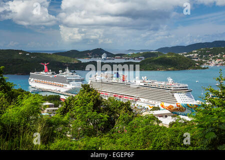 Kreuzfahrt-Schiffe angedockt an der Havensight Pier in Charlotte Amalie, St. Thomas, Amerikanische Jungferninseln, Karibik. Stockfoto