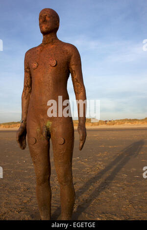 Antony Gormley Skulpturen Crosby Strand Liverpool Stockfoto