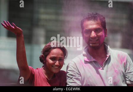 Indisch-hinduistischen feiern Holi-Festival am Montag März 17,2014 in Hyderabad, Ap, Indien. Stockfoto