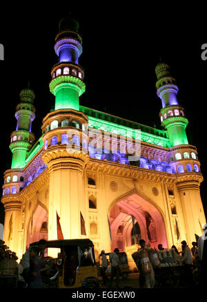 Erbe Land Mark Charminar beleuchtet während der UN-Konferenz der Parteien-11 Oktober 15,2012 in Hyderabad, AP, Indien. Stockfoto