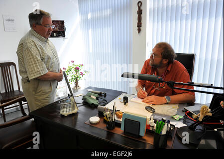 Pilot in der Gesundheit der Hausarzt sein oder werden, ist der Wunsch der Politik. Für den Patienten ist es der erste Punkt der con Stockfoto