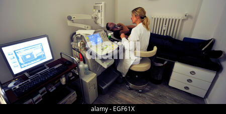 Diese Hausarzt Praxis freundlich, gepflegt zuständigen Internisten, die Patienten fühlen sich gut auch wenn sie schwer krank sind Stockfoto