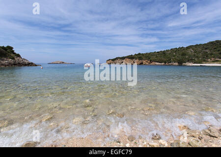 Myrtos Strand, Kefalonia. Malerische Aussicht von Aghia St Jerusalim, auf der nordwestlichen Küste von Kefalonia. Stockfoto