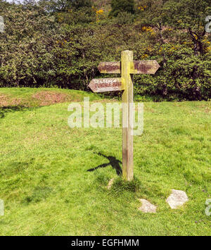 Ein Wegweiser in Dundale in der Nähe von Loch Horcum Stockfoto