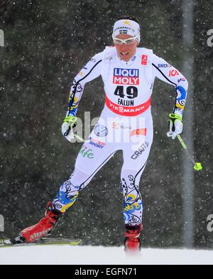 Falun, Schweden. 24. Februar 2015. Charlotte Kalla von Schweden in Aktion während der Langlauf Damen 10 km, Einzelwertung bei der nordischen Ski-Weltmeisterschaften in Falun, Schweden, 24. Februar 2015. Foto: Hendrik Schmidt/Dpa/Alamy Live News Stockfoto