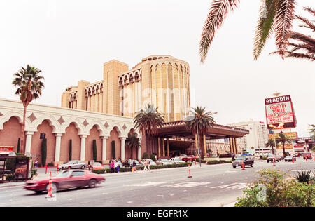 LAS VEGAS, NV - 10. NOVEMBER: der Eingang zum Aladdin Hotel in Las Vegas, Nevada, am 10. November 1997. Stockfoto