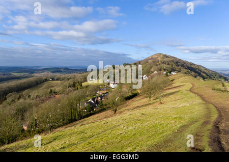 Ausdauer-Hill & Worcestershire Leuchtfeuer über Malvern Hills, Worcestershire & Grenze Herefordshire, England, UK im Winter Stockfoto