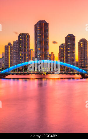 Tokyo, Japan Wohn Wolkenkratzer auf Tsukushima Island. Stockfoto