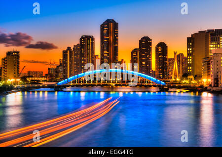 Tokyo, Japan Wohn Wolkenkratzer auf Tsukushima Island. Stockfoto