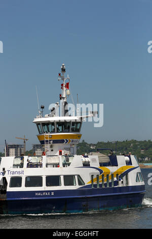 Die Halifax-Dartmouth Ferry überquert den Hafen am 11. Juni 2012. Stockfoto