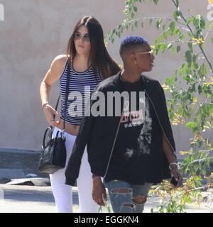 Kendall Jenner Sport Cameltoe durch ihre weiße Jeans während unterwegs in West Hollywood Featuring: Kendall Jenner wo: Beverly Hills, Kalifornien, USA bei: 22. August 2014 Stockfoto