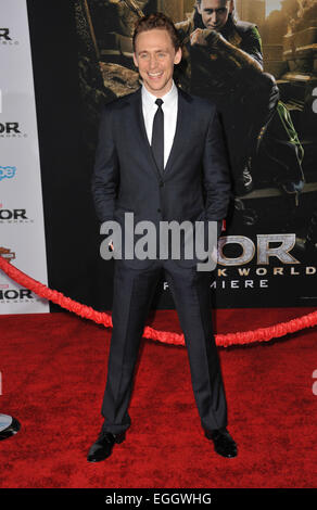 LOS ANGELES, CA - 4. November 2013: Tom Hiddleston bei der US-Premiere seines Films "Thor: The Dark World" am El Capitan Theatre in Hollywood. Stockfoto