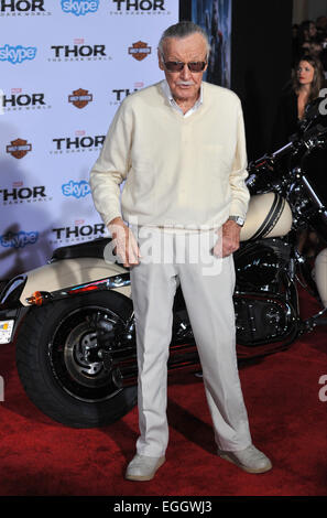 LOS ANGELES, CA - 4. November 2013: Stan Lee bei der US-Premiere seines Films "Thor: The Dark World" am El Capitan Theatre in Hollywood. Stockfoto