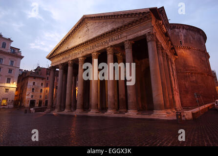 Der Roman Pantheon bei Sonnenaufgang Stockfoto