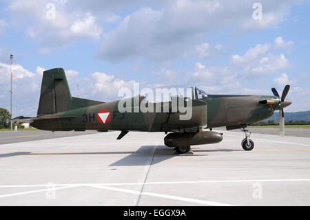 Pilatus PC-7 Trainer der Österreichischen Luftstreitkräfte auf der Basis in Langenlebarn, Österreich. Stockfoto