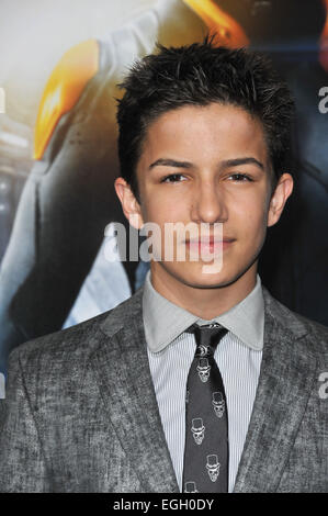 LOS ANGELES, CA - 28. Oktober 2013: Aramis Knight bei der Los Angeles Premiere seines Films "Ender es Game" in TCL Chinese Theatre. Stockfoto