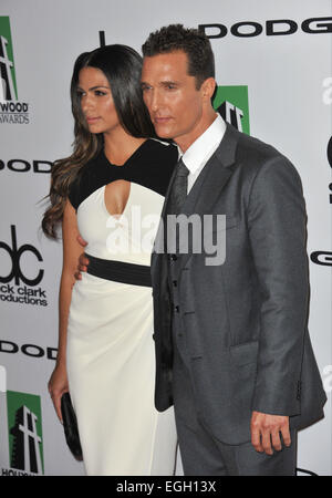 LOS ANGELES, CA - 13. Oktober 2013: Matthew McConaughey & Frau Camila Alves auf der 17. Annual Hollywood Film Awards im Beverly Hilton Hotel. Stockfoto