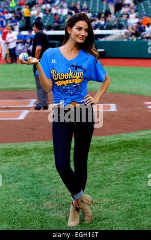 Sports Illustrated Swimsuit Modelle erscheinen bei "The Brooklyn Beach Party" auf Coney Island Featuring: Lily Aldridge wenn: 22. August 2014 Stockfoto