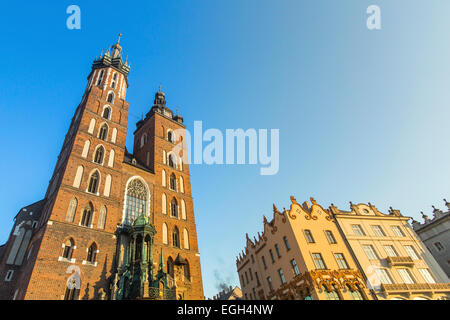 Kirche der Gottesmutter angenommen, in den Himmel, auch bekannt als St. Marienkirche (Kosciol Mariacki) in Krakau, Polen Stockfoto