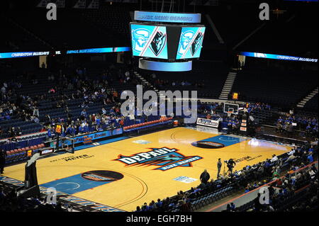 Rosemont, Illinois, USA. 24. Februar 2015. vor der NCAA Männer Basketball-Spiel zwischen der Creighton Bluejays und die DePaul Blue Dämonen in der Allstate Arena in Rosemont, Illinois. Patrick Gorski/CSM/Alamy Live-Nachrichten Stockfoto