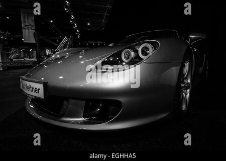 Supersportwagen Porsche Carrera GT (Projektcode 980), 2005. Schwarz und weiß. Stockfoto