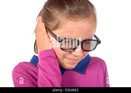 kleines Mädchen Ohrenschmerzen auf weißem Hintergrund Stockfoto