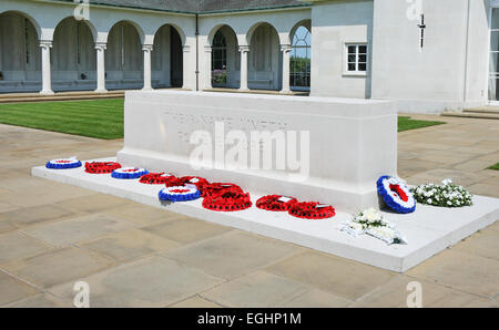 Mohn Kränze am Runnymede Air Forces Memorial, Egham Surrey Stockfoto