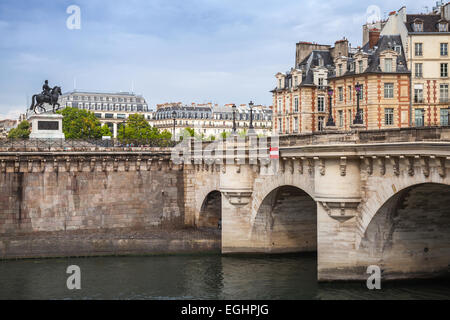 Pont Neuf. Die älteste Brücke über den Fluss Seine in Paris, Frankreich Stockfoto