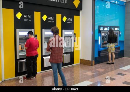 Commonwealth Bank of Australia und ANZ banking Group Cashpoint Maschinen in Broadway Shopping Centre, Sydney Stockfoto