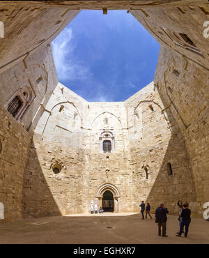 Italien, Apulien, Andria, Castel del Monte indoor Stockfoto