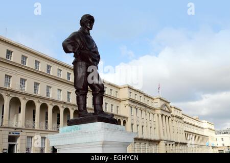 Statue von Edward Wilson am Cheltenham Promenade. Wilson begleitet Captain Scott oh seine Antarktis-expedition Stockfoto