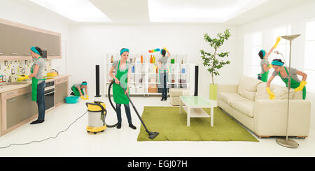 dieselbe Frau Reinigung Wohnzimmer, digitale zusammengesetztes Bild Stockfoto