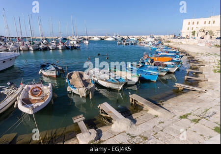 Italien, Apulien, Bisceglie, Hafen Stockfoto