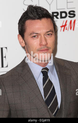 London, Großbritannien. 24. Februar 2015. Britischer Schauspieler Luke Evans kommt bei den Elle Style Awards in London, Großbritannien, 24. Februar 2015. Die Awards werden von der Mode gehostet Zeitschrift "Elle" anlässlich der London Fashion Week, die vom 20. bis 24. Februar lief. Foto: Hubert Boesl/Dpa/Alamy Live News Stockfoto