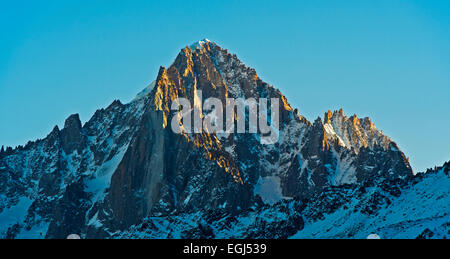 Mt Aiguille Verte mit Mt Aiguille du Dru an der Front, Mont-Blanc-Massiv, Chamonix, Haute-Savoie, Frankreich Stockfoto