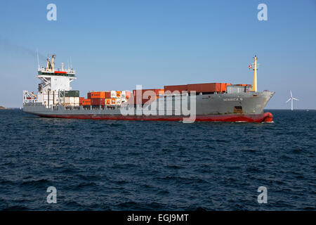 Jessica B, kommt ein Containerschiff in Copenhagen Hafeneinfahrt aus Rendsburg in Deutschland. Stockfoto