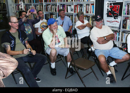 Judy Tenuta unterschreibt Exemplare ihres neuen Buches "Full Frontal Tenudity' bei Larry Edmunds Buchhandlung Featuring: Atmosphäre wo: Los Angeles, California, Vereinigte Staaten von Amerika bei: 20. August 2014 Stockfoto