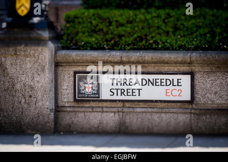 Straßenschild Threadneedle Street, London, Großbritannien. Stockfoto