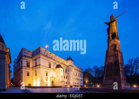 Europa, Baltikum, Litauen, Vilnius, Statue von Gediminas, Großfürst von Litauen und Gründer von Vilnius Stockfoto