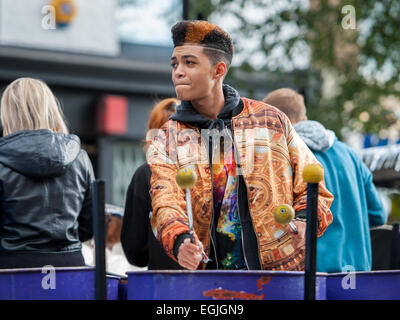 Stahlbänder konkurrieren in Notting Hill Karneval 2014 Panorama Bundeswettbewerb am Emslie Horniman Pleasance Park Featuring: Atmosphäre wo: London, England, Vereinigtes Königreich bei: 23. August 2014 Stockfoto