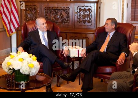 US Sprecher des Hauses John Boehner trifft sich mit der israelische Ministerpräsident Binyamin Netanyahu vor seiner Ansprache vor einer gemeinsamen Sitzung des Kongresses auf dem Capitol Hill 24. Mai 2011 in Washington, DC. Stockfoto