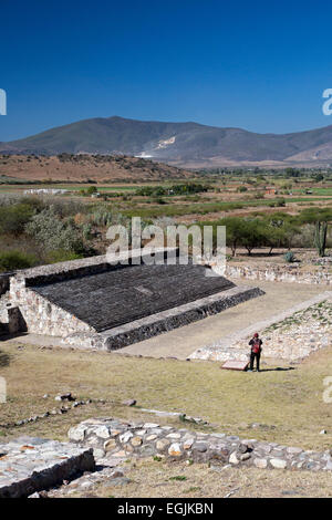 Tlacochahuaya, Oaxaca, Mexiko - Ballspielplatz auf die archäologische Stätte von Dainzu. Die Website ist mehr als 2000 Jahre alt. Stockfoto